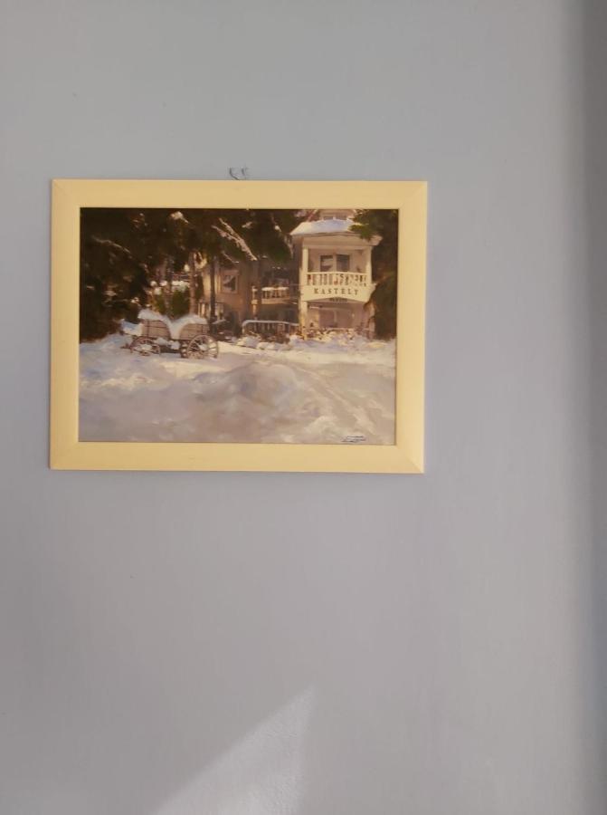 Fehér Hintó Miskolc Esterno foto