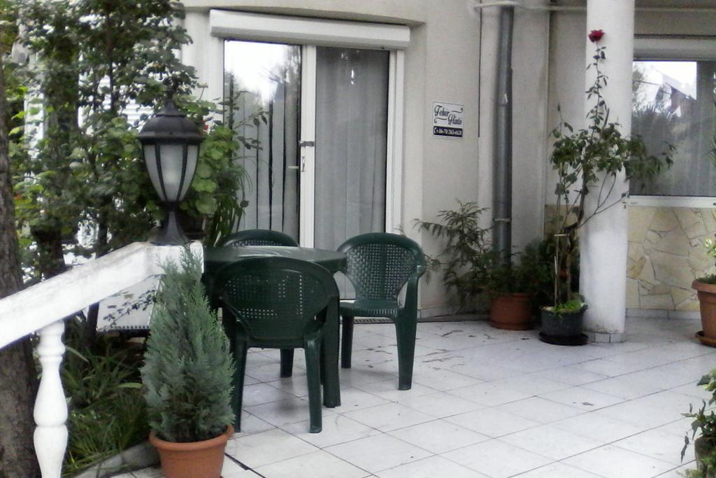 Fehér Hintó Miskolc Esterno foto